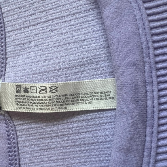 Aritzia Sunday Best Rib Seamless Shirley Tank - Picture 4 of 10